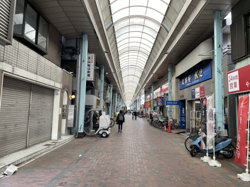 レアールつくの商店街