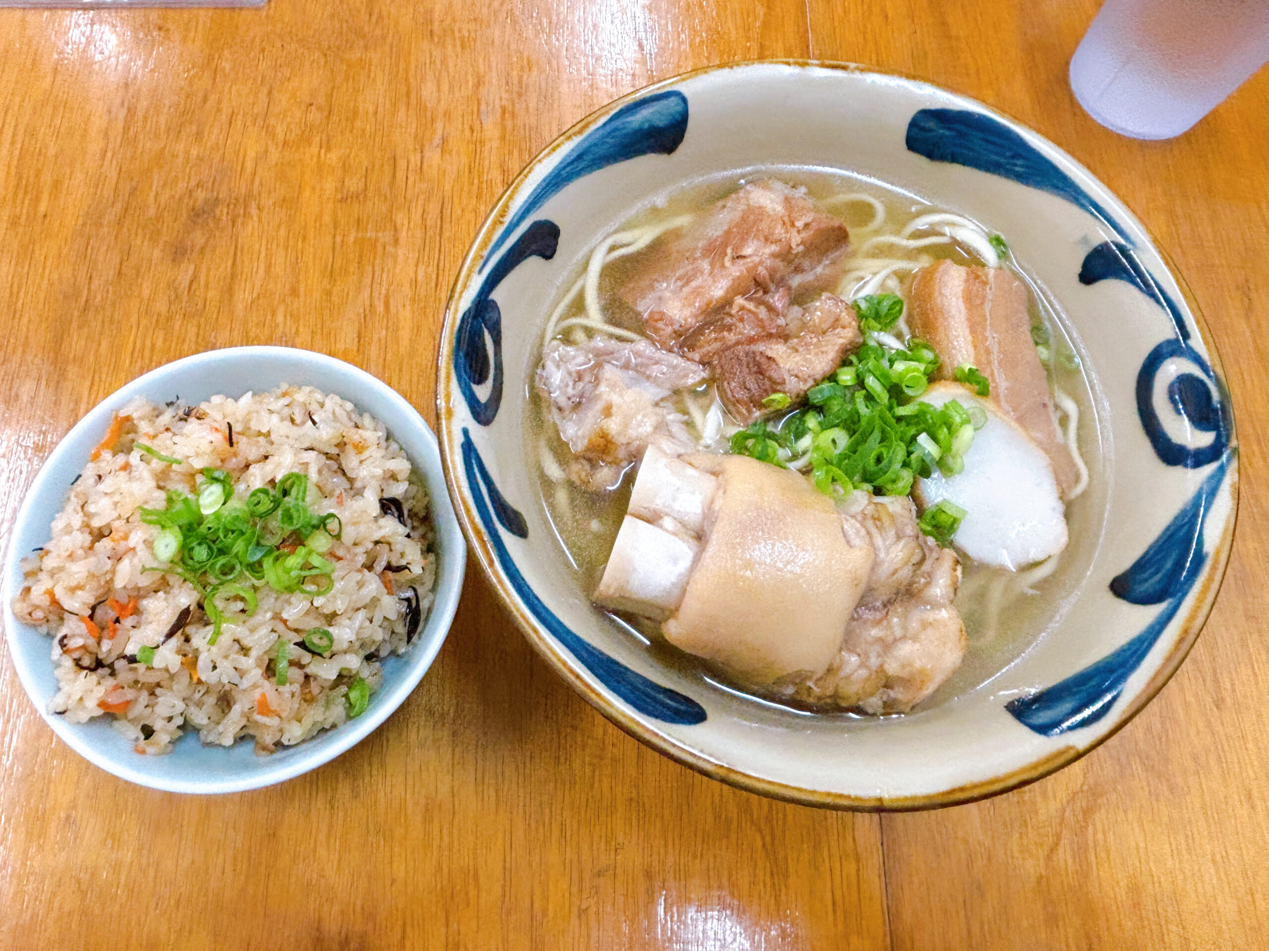 沖縄でおすすめ沖縄そば屋『米八そば』【沖縄市泡瀬】