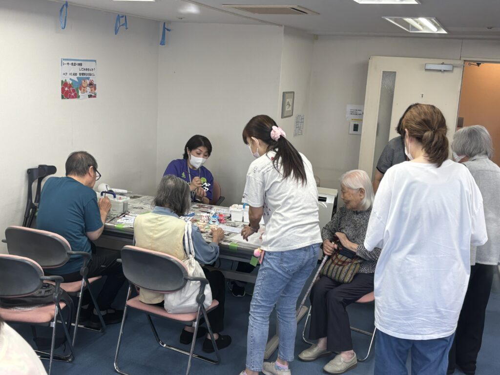 シーサー色塗り
