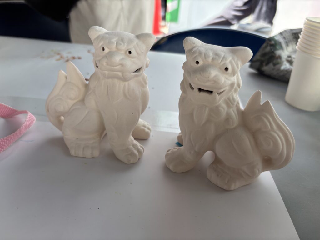 シーサー色塗り