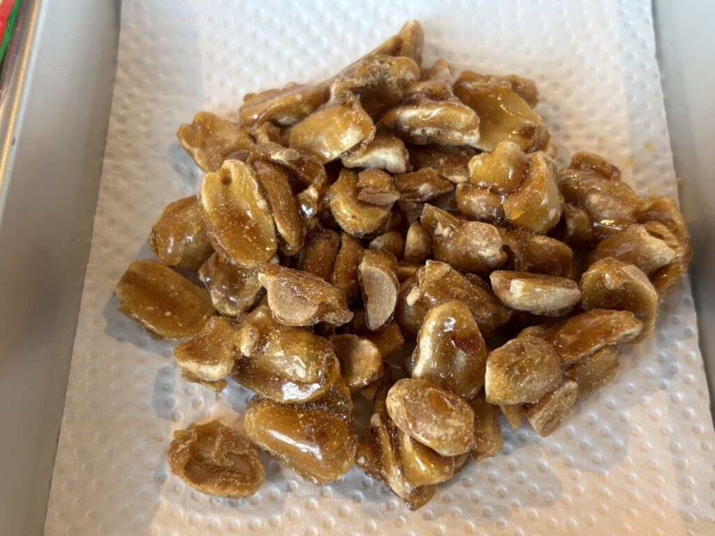 伊江島のピーナッツ糖