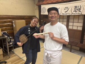 【那覇・国際通り】嫁ニーのタイラ製麺所で沖縄そば作り体験してきた！